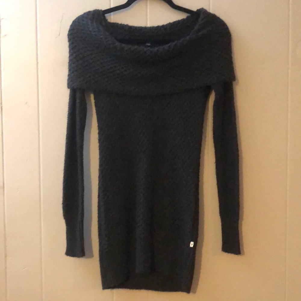 American Eagle off the shoulder sweater